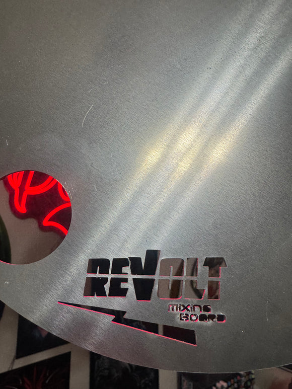 Revolt Metal Round Mixing Board